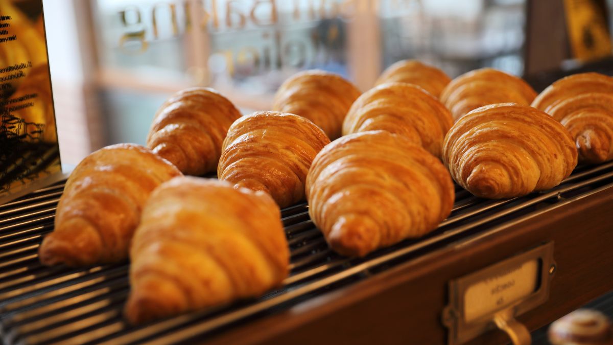 Bakery scent marketing: the science behind using aroma to triple walk-in traffic